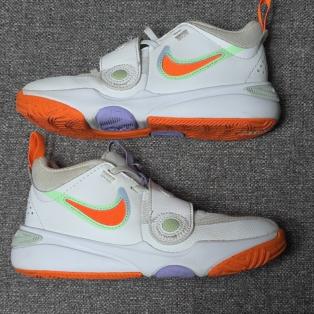 Nike Team Hustle D11 Little Kids Shoes‎ DV8994-103 White/Orange/Green Size 1Y